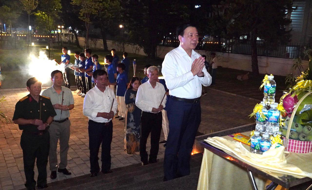 Nhấn để phóng to